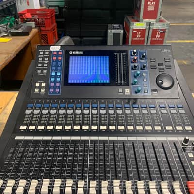 Yamaha LS9-16 2011 - Present - Gray image 3