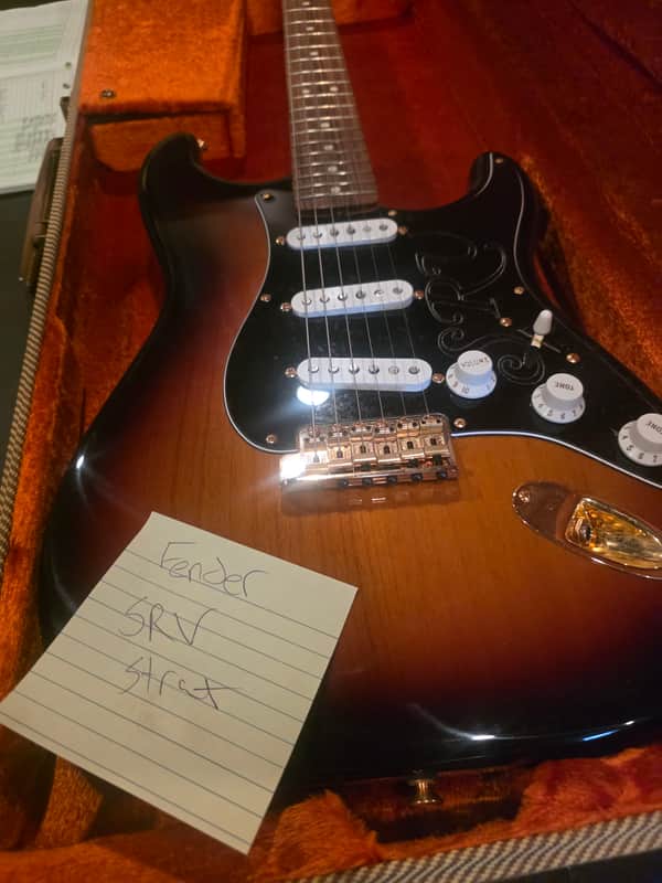 Fender Stevie Ray Vaughan Stratocaster 1992-1999 - 3-Color Sunburst image 1