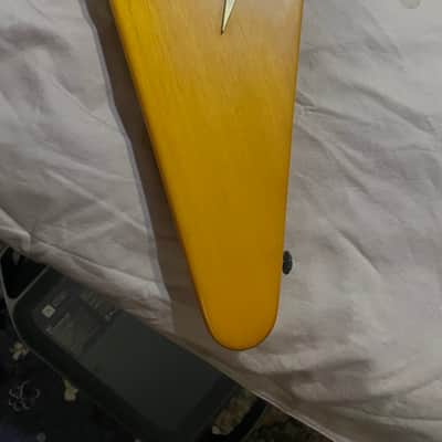 Epiphone '58 Korina Flying V 2023 - Aged Natural (White Pickguard) image 4