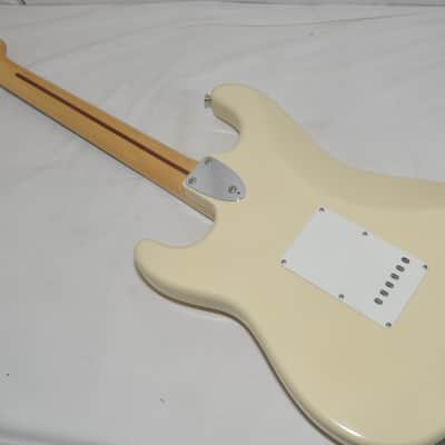 FENDER JAPAN ST72 Stratcaster electric guitar Ref No 7392 image 11