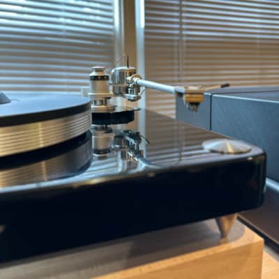 VPI  Aries with JMW Memorial Tonearm image 4