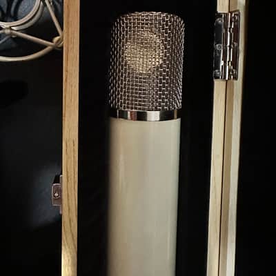 Golden Age Premier GA-251 MKII Large Diaphragm Switchable-Pattern Tube Condenser Microphone 2021 - Mint Green image 3