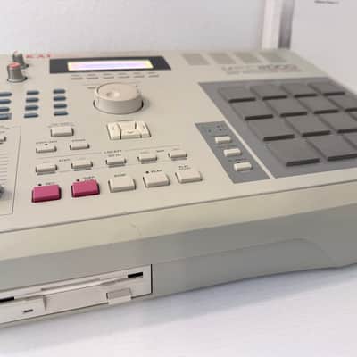 Akai MPC2000 MIDI Production Center 1997 - 2001 - Grey image 4