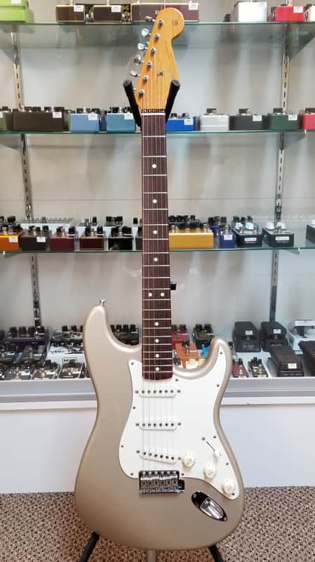 used 1997 Fender American Vintage Reissue AVRI '62 Stratocaster in Shoreline Gold, Very Good Condition with Hard Case