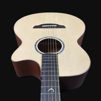 Faith FV Natural Venus Cutaway/Electro Acoustic Guitar image 5