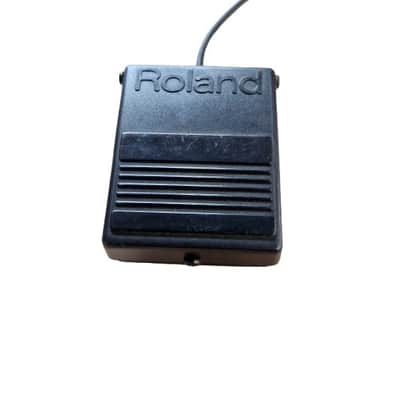 Roland DP-2 - Footswitch - Good image 1