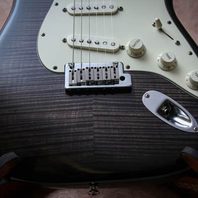 FENDER USA Custom Shop Deluxe Stratocaster AAA+ " Ebony Trans + Maple" (2012) image 6
