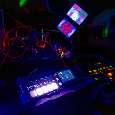 Entropy & Sons - Recursion Studio - Video Synthesizer image 2