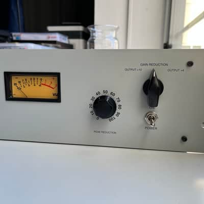 LA2A opto compressor/limiter based on HoneyBadger Audio PCB, with demo image 4