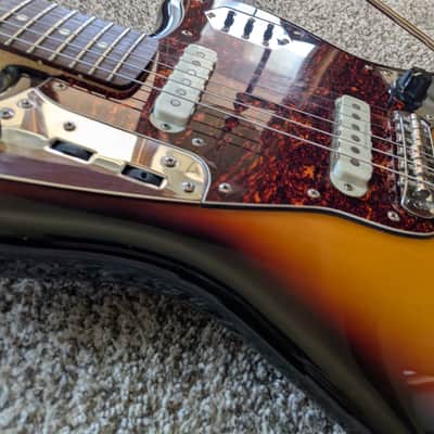 Squier Vintage Modified Jaguar with Rosewood Fretboard 2012 - 2017 - 3-Color Sunburst image 4