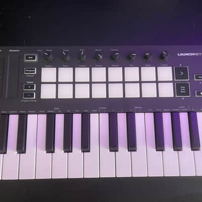 Novation Launchkey Mini MKIII MIDI Keyboard Controller 2019 - Present - Black image 4