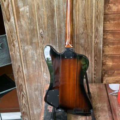 Epiphone Thunderbird IV in Vintage Sunburst image 3