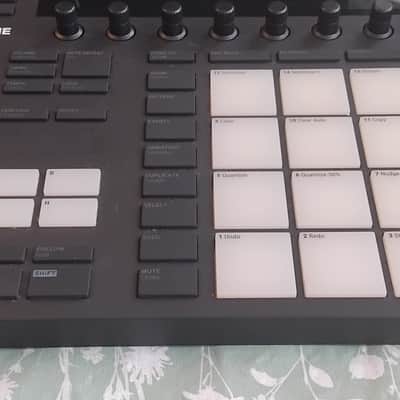 Native Instruments Maschine MKIII, boxed with software. image 4