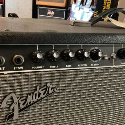 Fender Champion 100 Guitar Amp image 2