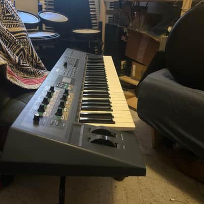 Yamaha AN1x Virtual Analog Synthesizer 1997 - Blue