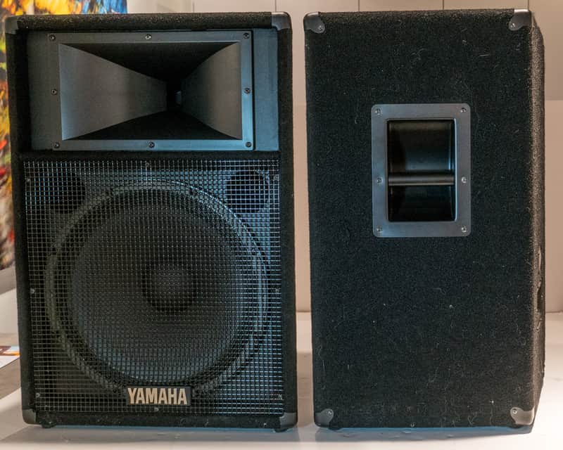 Yamaha S115IV PA Speakers (2) w/ Heavy-Duty Speaker Stands 1990s