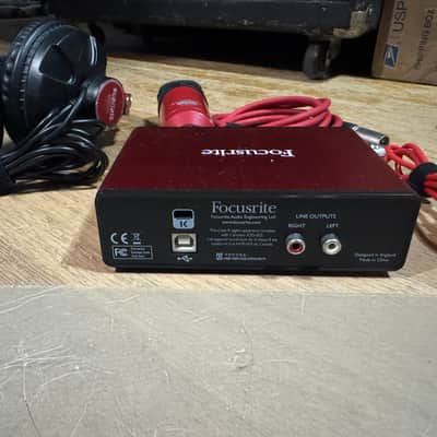 Focusrite Scarlett Solo 2nd Gen Studio Bundle please read description image 2