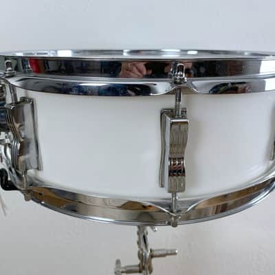 Ludwig Vistalite 5x14 8-Lug Snare Drum 1970s White Opaque Blue & Olive image 6