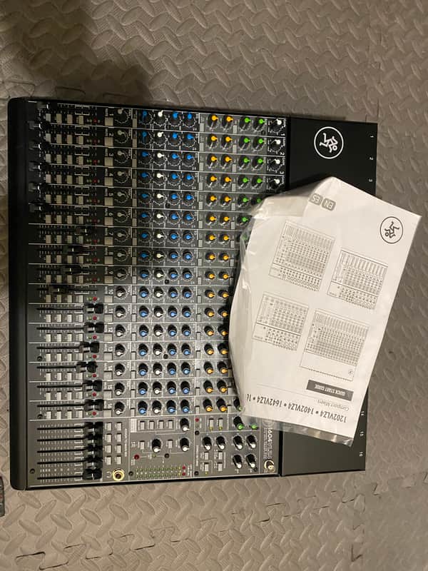 Mackie 1604VLZ4 16-Channel Mic / Line Mixer 2014 - Present - Black image 1
