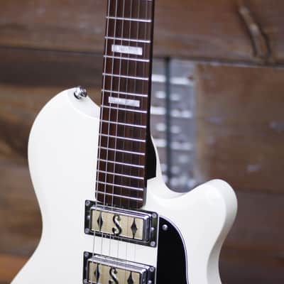 Supro Hampton 2016 - Antique White image 6