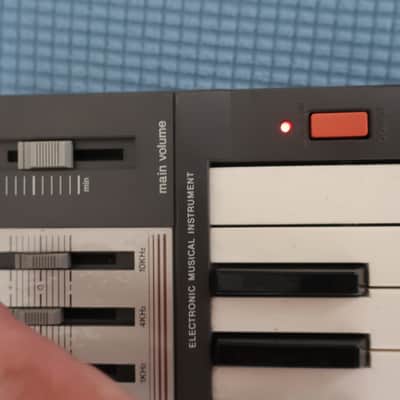 Vintage 1980s Casio Casiotone MT-100 Electric Keyboard Synthesizer Organ & Many Sounds image 9