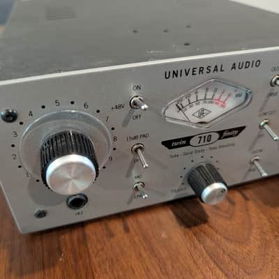 Universal Audio 710 Twin-Finity Microphone Preamp image 3