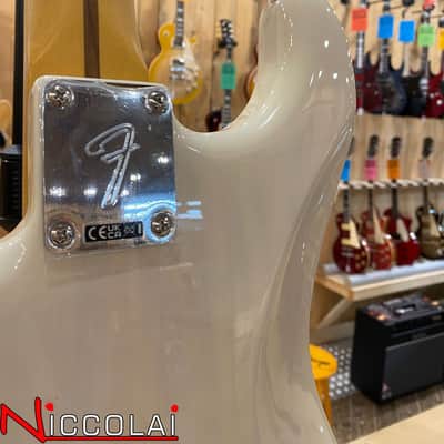 Fender Player II Stratocaster HSS, Rosewood Fingerboard, White Blonde image 13