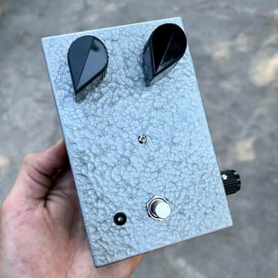 The Cobra Cat Super-Fuzz Guitar Pedal in Silver Hammerite - Univox Clone image 1