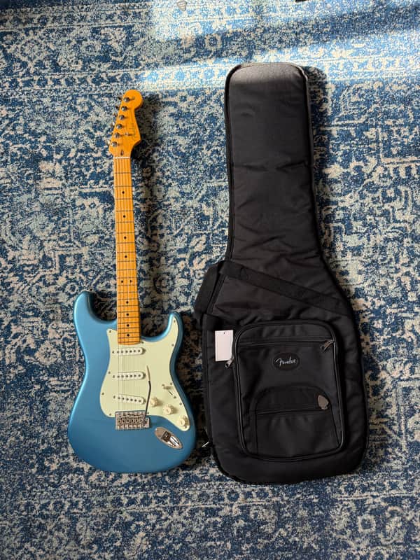 Fender American Professional Classic Stratocaster Faded Lake Placid Blue