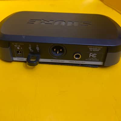 Shure PG4 - Black wireless receiver system image 3