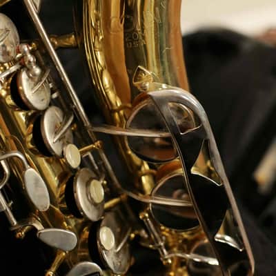 Conn Selmer Alto Selmer M20 Alto w/case - Used Saxophone w/case image 4