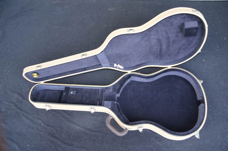 Hofner Semi-Hollow case * Fits ES-335 models and many others! * Integrated hygrometer & climate control * HIGHEST QUALITY HANDMADE IN GERMANY! * List=389€ * image 1