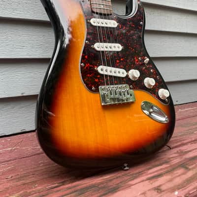 Fender  Squier Stratocaster *USA Electronics*  2010 - Vintage Sunburst image 2