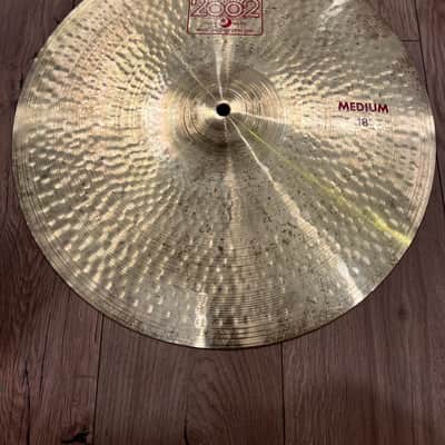 Paiste 18” 2002 Medium Crash 2010’s - Traditional image 1