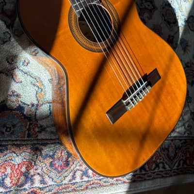 Orlando ukuleles, acoustic guitars, bass guitars, classical