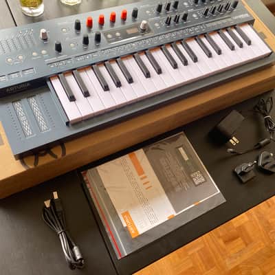 Arturia MiniFreak 37-Key 6-Voice Polyphonic Hybrid Synthesizer 2022 - Present - Black image 9