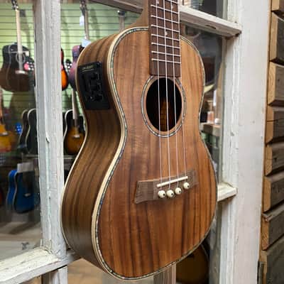 Honolua Kohala Deluxe Concert Acoustic Electric Ukulele, Acacia image 2