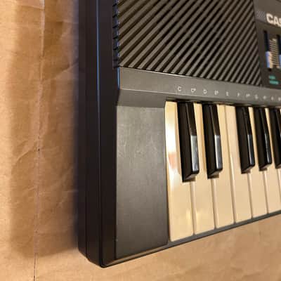 Casio Casiotone MT-110 1980s - Black 49key Keyboard compact synth piano Excellent Condition with Users Manual booklet image 3
