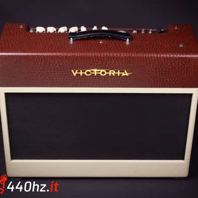 Victoria Golden Melody 2x12 Combo True Vari-Tone Tremolo & Reverb - 230V image 2