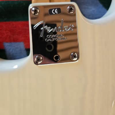 Fender American Deluxe Stratocaster with Maple Fretboard 1999 - 2002 - White Blonde image 5