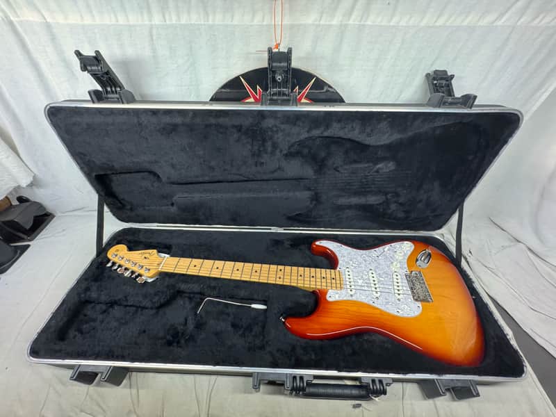 Fender American Standard Stratocaster Guitar with Case 2010 - Sienna Sunburst / Maple neck image 1
