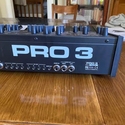 Sequential Pro 3 37-Key 3-Voice Monophonic / Paraphonic Synthesizer with DeckSaver image 7