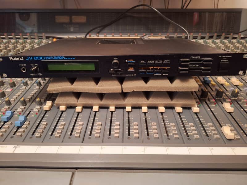 Roland JV-880 Multi Timbral Synthesizer Module | Reverb UK