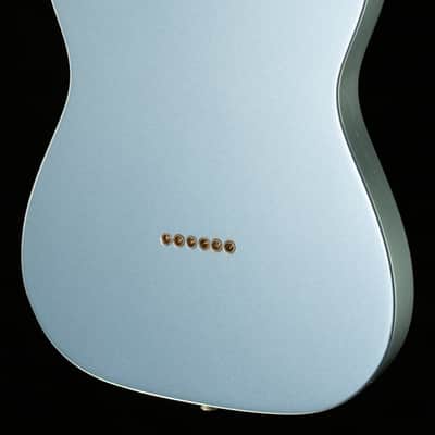 Fender Chrissie Hynde Telecaster Rosewood Fingerboard Ice Blue Metallic (717) image 2