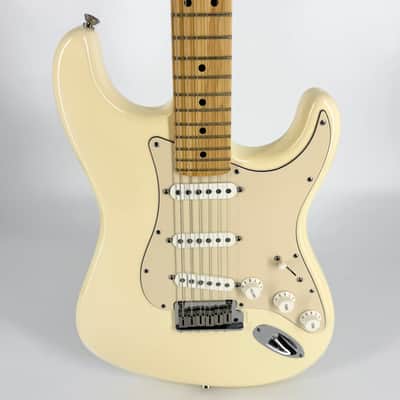 2005 Fender American Series (Standard) Stratocaster – Olympic White image 4