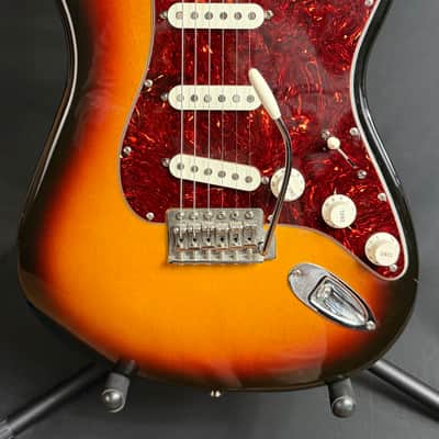 Fender Deluxe Roadhouse Stratocaster Electric Guitar Brown Sunburst w/ Gig Bag image 2