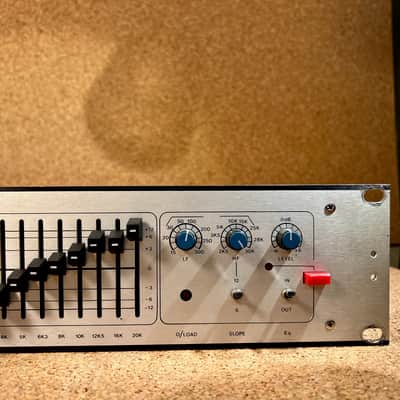 Klark Teknik DN300 GraphicEQ – Serviced – Warranty image 9