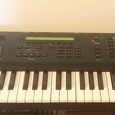 Yamaha V50 late-80's FM Synth Keyboard (like TX81Z w/Effects, etc) - * New Battery, Huge Extra Sound Library!