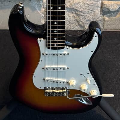 Fender American Vintage '62 Stratocaster 1986 - 3-Color Sunburst image 1