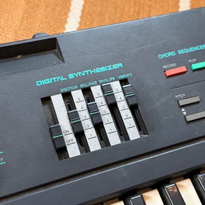 Yamaha PSR-16 FM Synthesizer image 2
